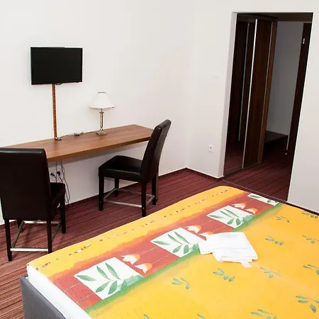 Penzion Restaurace A Zděná Bouda 3*