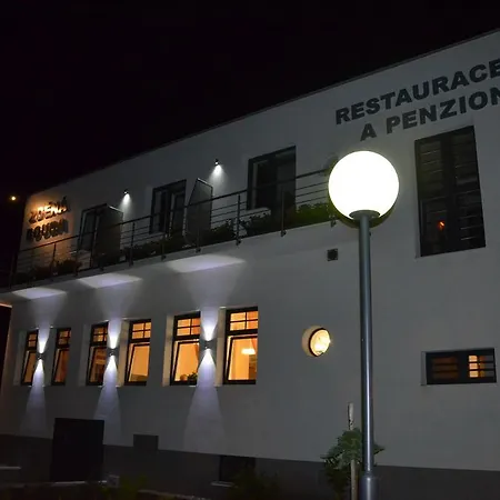 Restaurace A Zdena Bouda