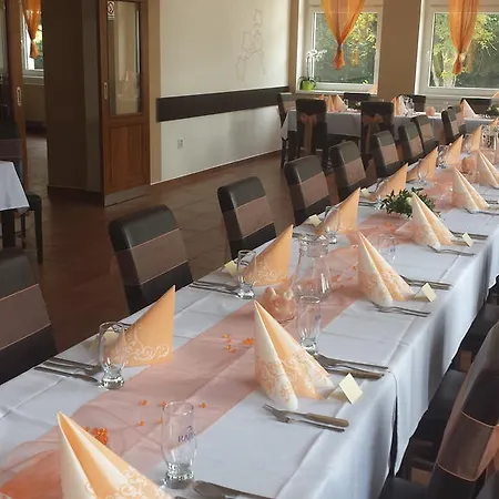 Πανσιόν Restaurace A Zdena Bouda 3*