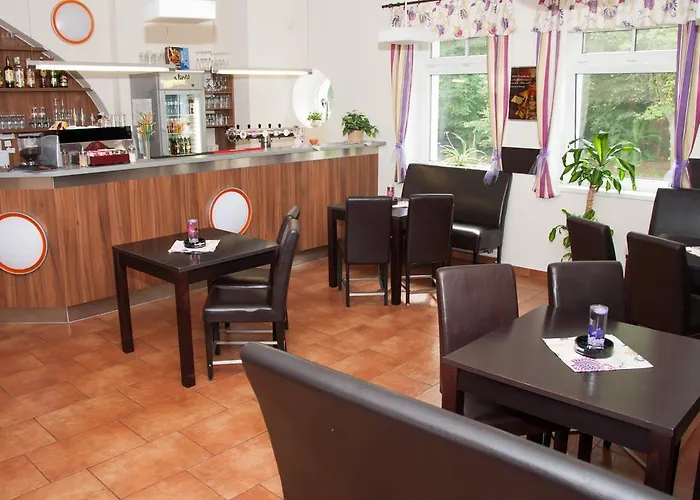 Restaurace A Zdena Bouda 4*