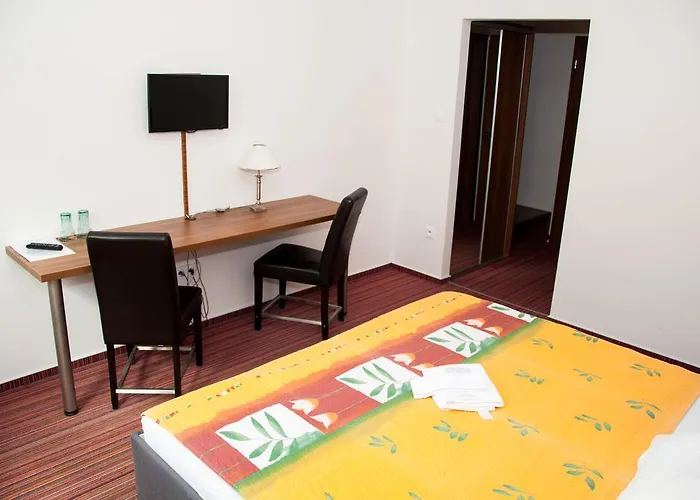 Pensjonat Restaurace A Zdena Bouda 4*