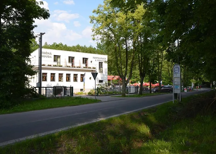 Pensjonat Restaurace A Zdena Bouda 4*