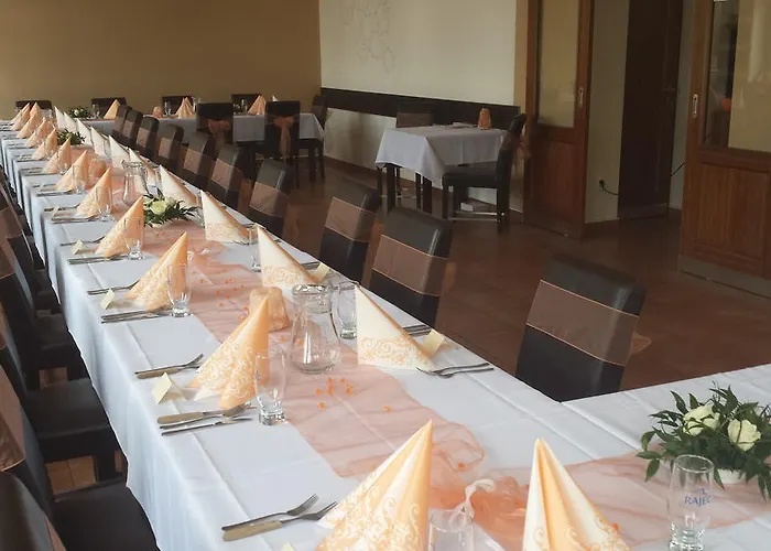 Restaurace A Zdena Bouda