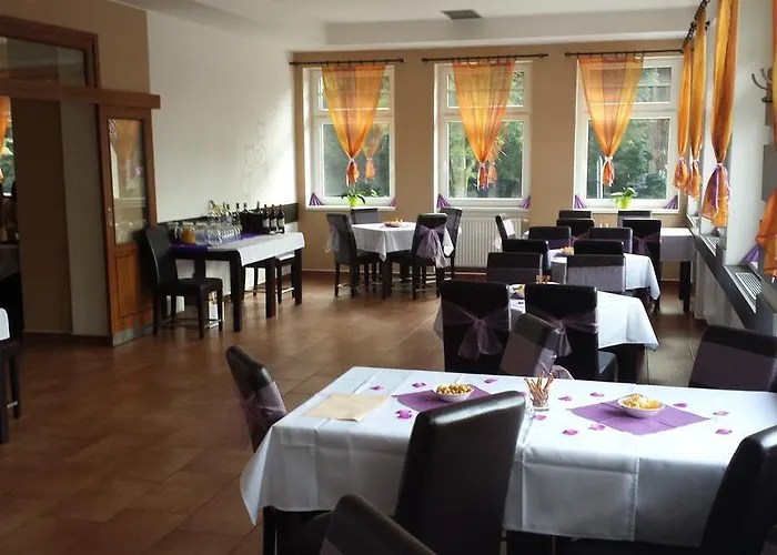 Pensjonat Restaurace A Zdena Bouda